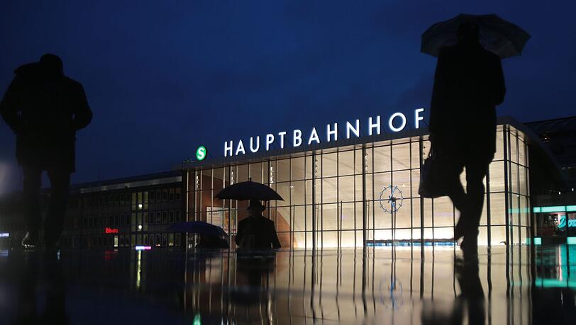 Am Hauptbahnhof in Köln sollte man sein Gepäck besser nicht aus den Augen lassen. Am Hauptbahnhof in Köln sollte man sein Gepäck besser nicht aus den Augen lassen.