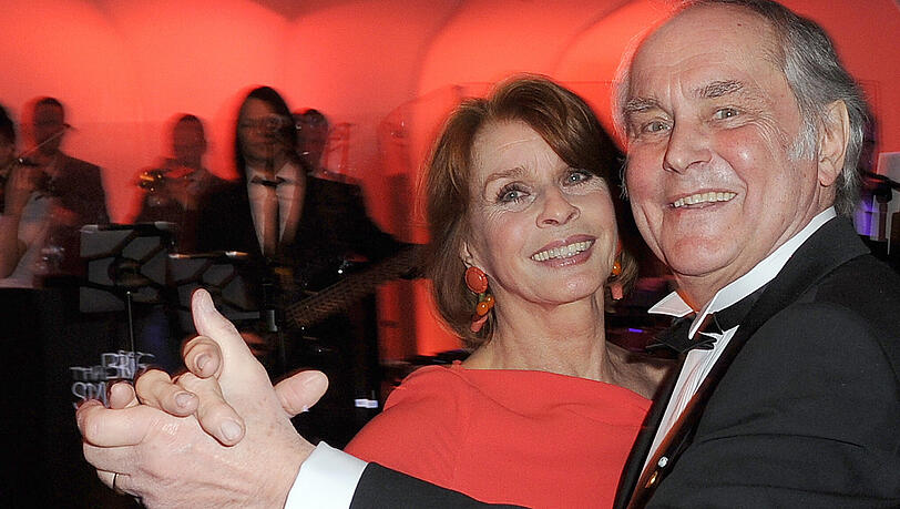 Senta Berger und Michael Verhoeven feiern 2013 beim 40. Deutschen Filmball im Bayerischen Hof. Das Paar lernte sich 1963 beieinem Filmdreh kennen.