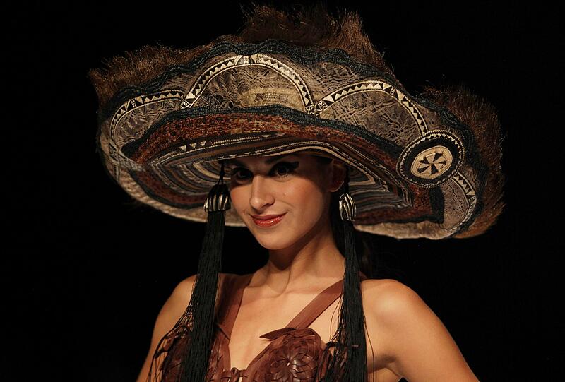 So sexy ist die neue Gaultier-Kollektion: Auf dem Laufsteg in Kolumbien präsentierten die Models wenig Stoff und ganz viel Haut - die Bilder der Exposhow in Cali.